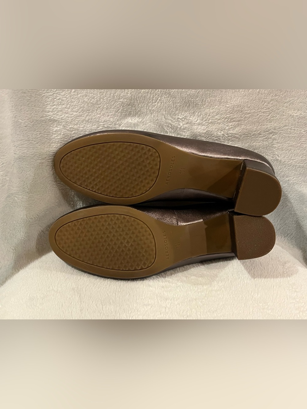 Aerosoles block heel pumps Round toe, arch support, padded. Silver metallic 10.5 - Picture 9 of 12